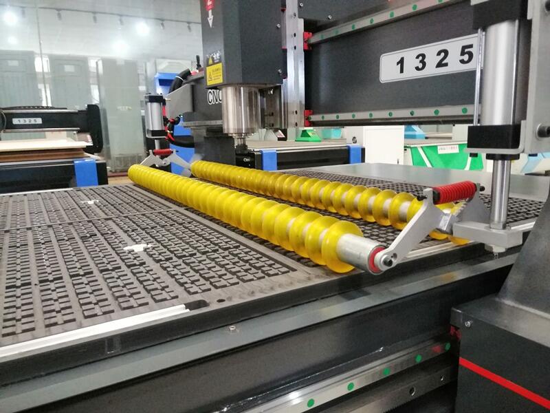 河南鄭州雕刻機(jī)壓輪加裝，雕刻機(jī)改裝維修