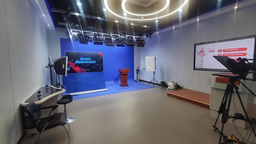 校園電視臺(tái)虛擬演播室搭建融媒體設(shè)備系統(tǒng)全套直播間燈光藍(lán)綠箱體