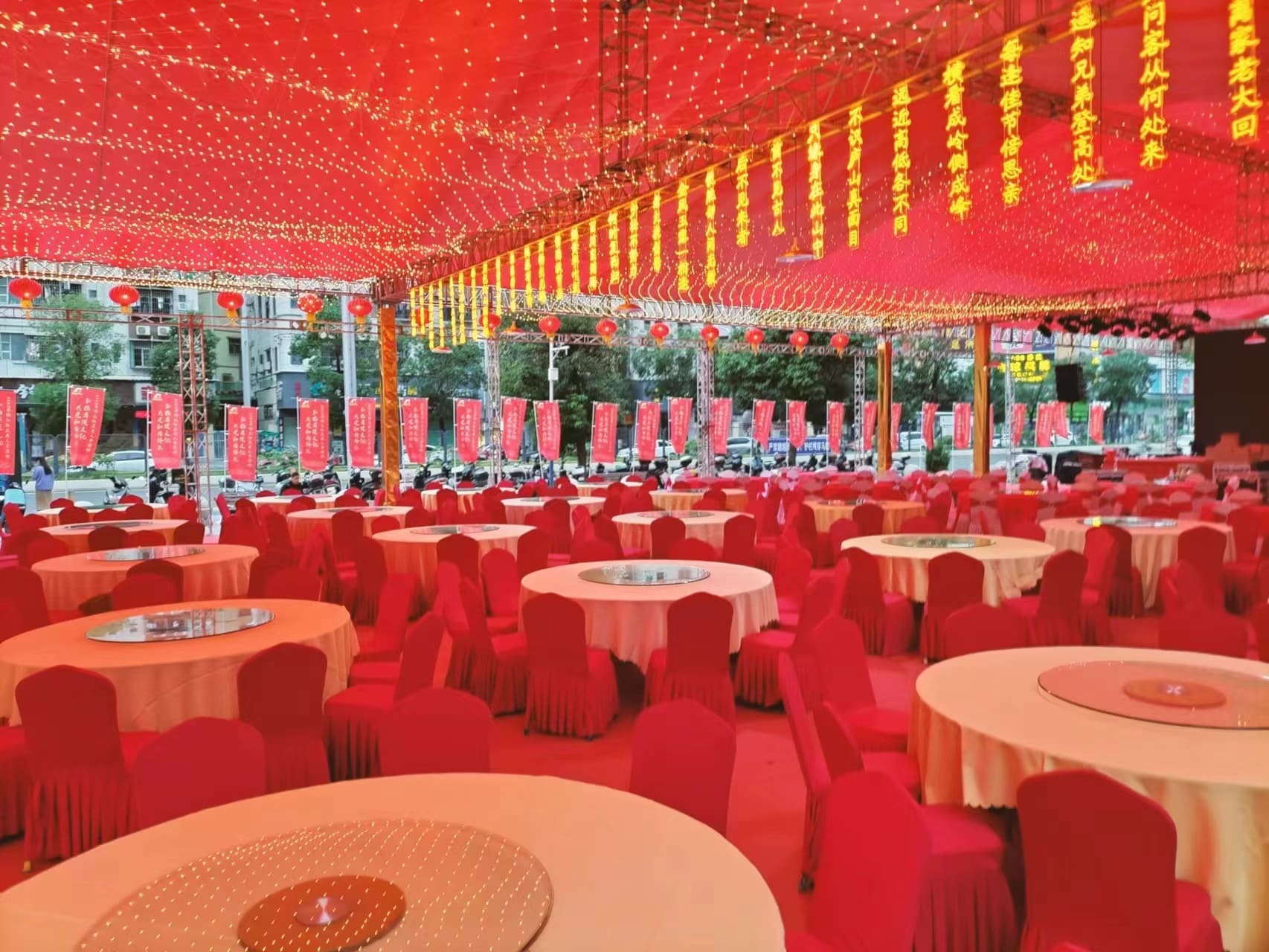 深圳大型宴會(huì)桌租賃，會(huì)議/慶典活動(dòng)桌椅出租，宴會(huì)大圓桌租賃