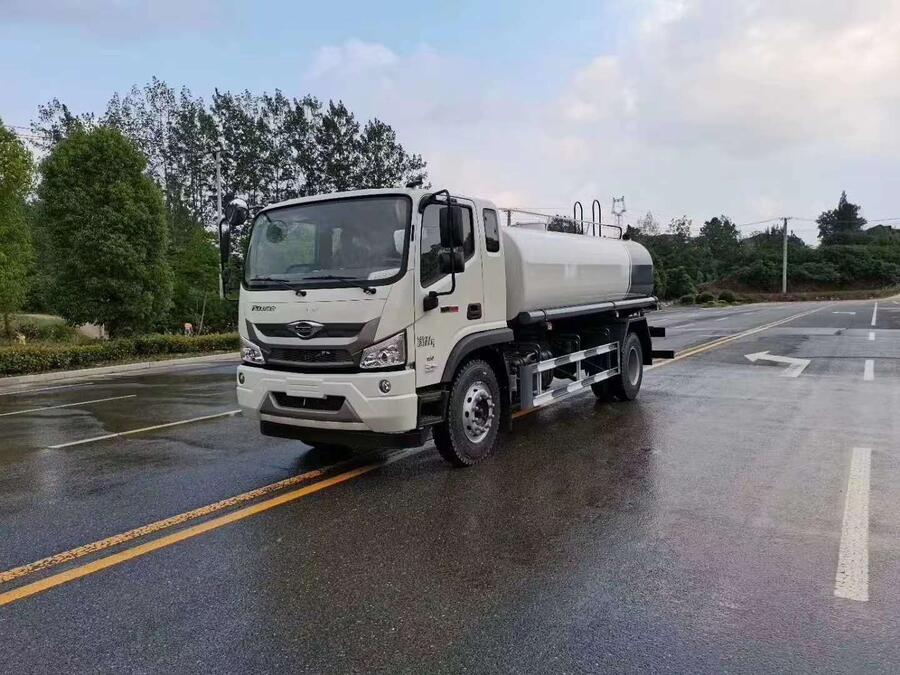 石家莊東風(fēng)灑水車，張家口10噸灑水車，唐山15方灑水車，廊坊20方灑水車