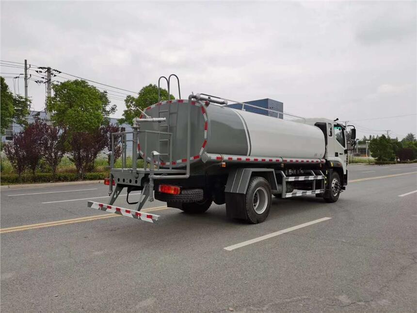 無錫徐州15噸灑水車多少錢？常州鎮(zhèn)江南京哪里賣15方灑水車