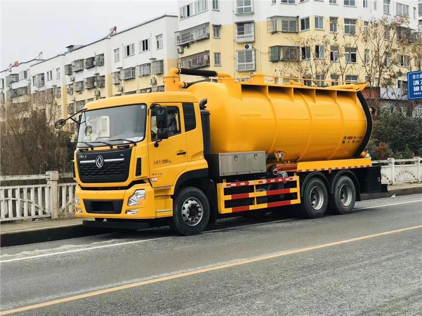 22??方清洗污吸??兩用車，天龍后八輪吸污車
