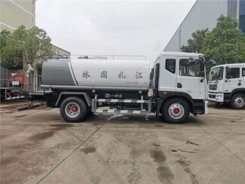 吉林長(zhǎng)春15噸灑水車多少錢？吉林四平遼源賣15方灑水車