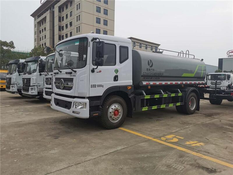 河南灑水車(chē)廠家直銷(xiāo)，鄭州東風(fēng)多利卡國(guó)六15方灑水抑塵車(chē)的網(wǎng)點(diǎn)