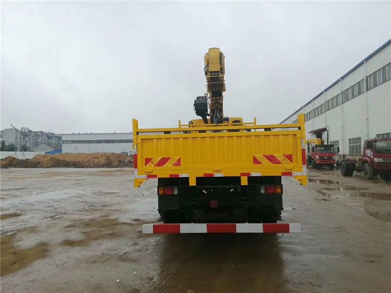 重慶8噸隨車吊多少錢，重慶東風(fēng)12噸隨車吊價格，重慶東風(fēng)隨車吊多少錢