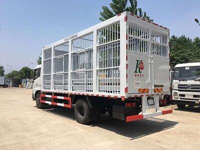 湖北運(yùn)豬車(chē)制造廠家，畜禽運(yùn)輸車(chē)多少錢(qián)一輛