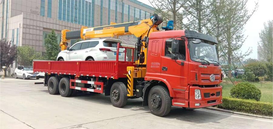 東風12噸三一隨車起重運輸車隨車吊