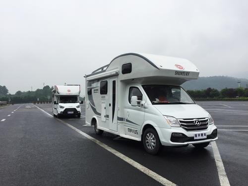 河南上汽大通v90房車(chē)銷(xiāo)售價(jià)格，鄭州豪華全順?lè)寇?chē)價(jià)格