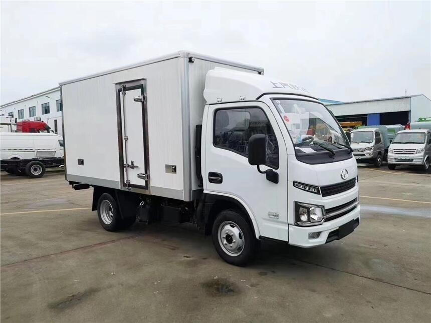 周口藍牌冷鏈車價格，后八輪冷藏車多少錢一臺