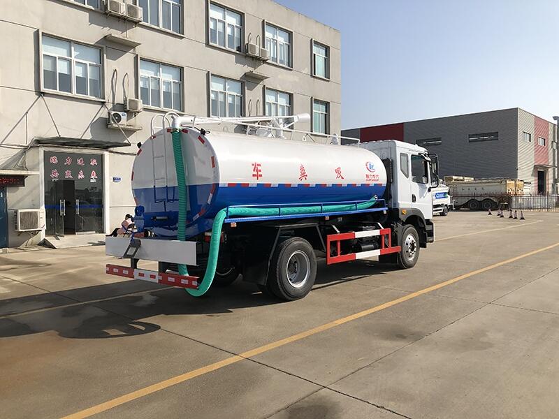 東風(fēng)8噸吸糞車多少錢，養(yǎng)殖場垃糞便用什么車
