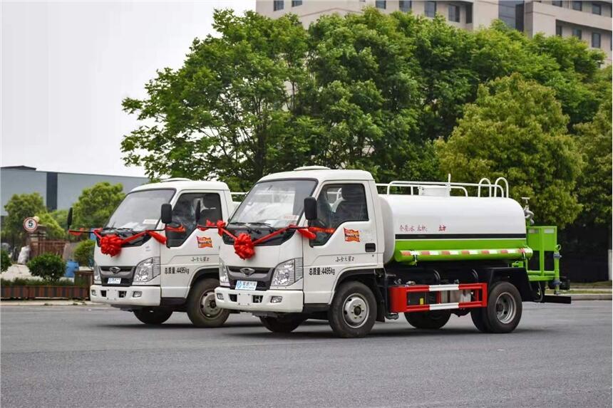 山西省8噸灑水車多少錢一臺(tái)，陽(yáng)泉市灑水車