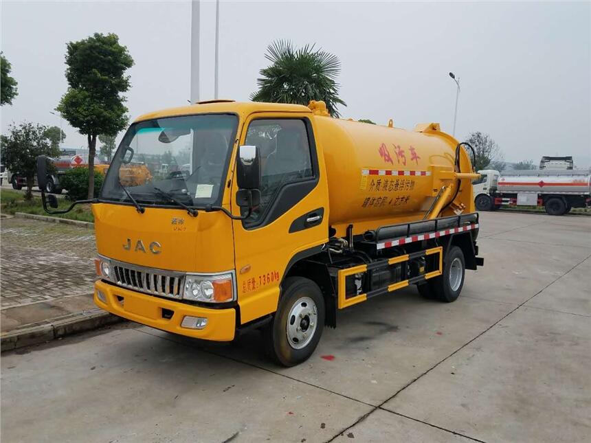 東風(fēng)20噸后雙橋吸污車低價(jià)甩賣