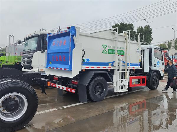 新能源江鈴泔水車混動(dòng)泔水車國(guó)六圖片