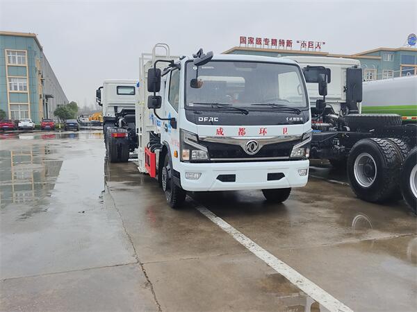 新能源豪沃餐廚垃圾收集車混動(dòng)餐廚垃圾收集車高清圖