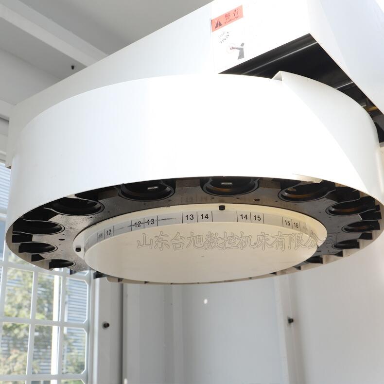 VMC1160加工中心云南太標(biāo)件三線軌模具重切削