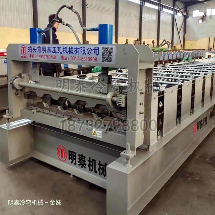 全自動車廂板成型機 6峰高強度汽車箱體板輥壓成型機