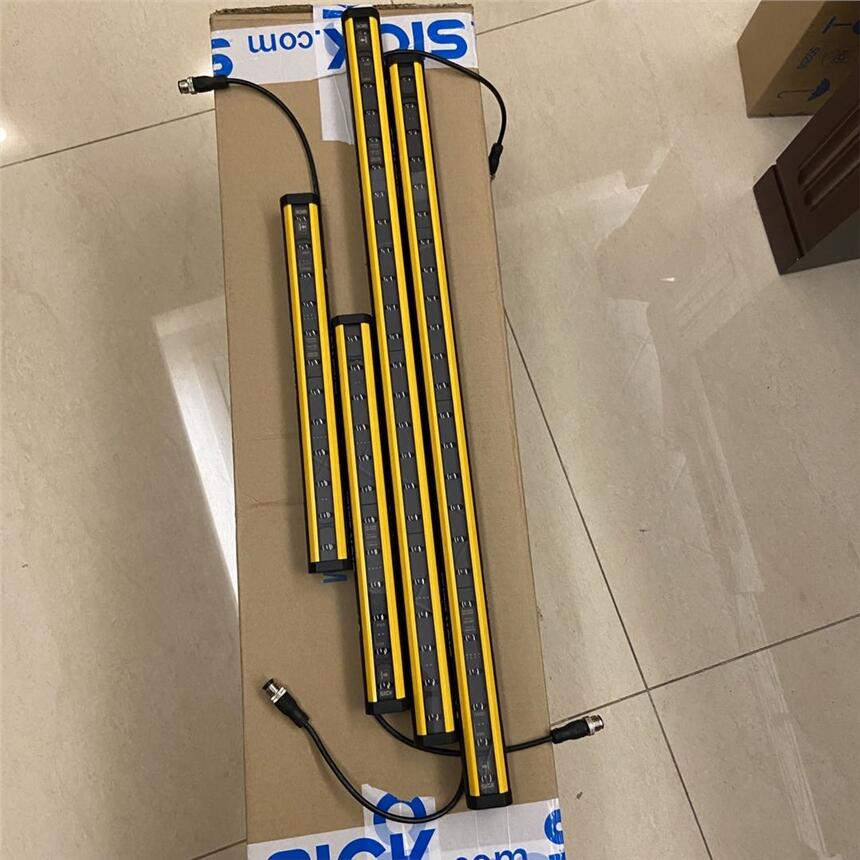 西克機(jī)床防護(hù)C4C-SA06030A10000安全光幕 德國(guó)SICK施克安全光柵傳感器