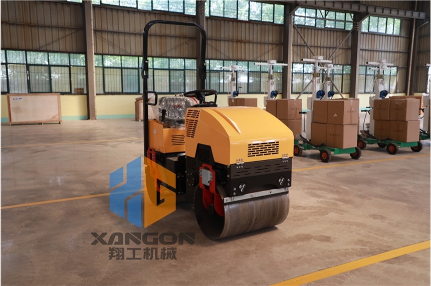 新聞：棗莊汽油壓路機(jī)什么樣的好用