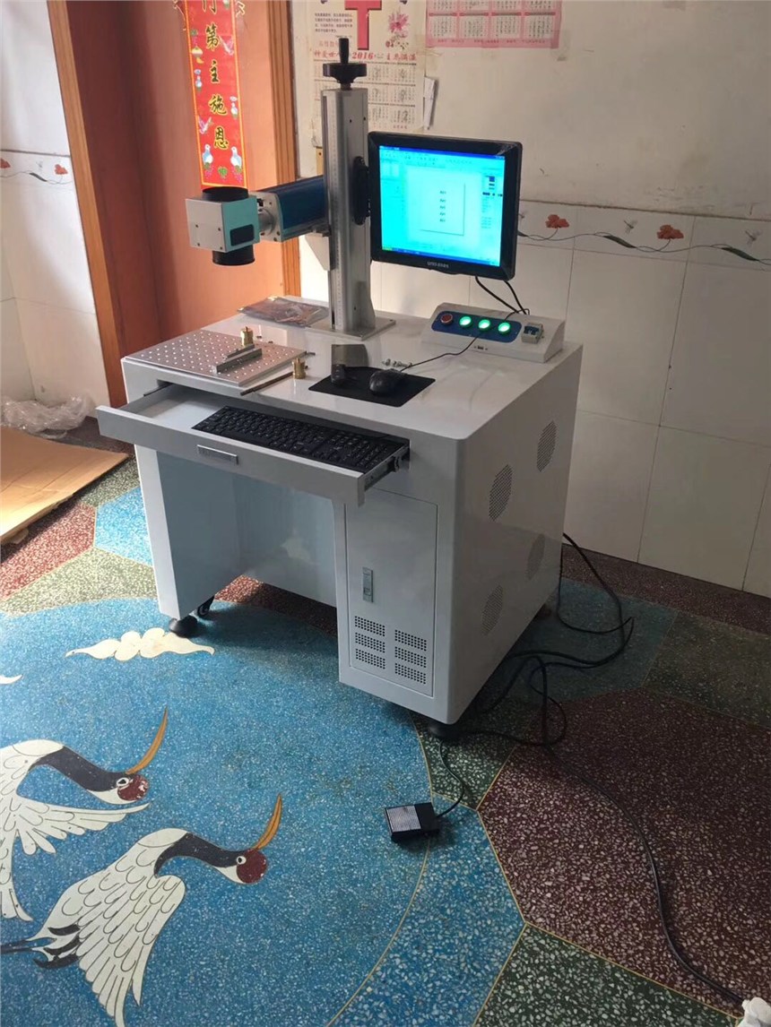 臺(tái)式 便捷式 分體式激光打標(biāo)機(jī)20W 型號(hào)全 矢量圖