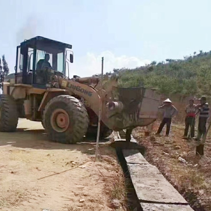 漯河市多功能攪拌斗鏟車移動(dòng)式攪拌機(jī)