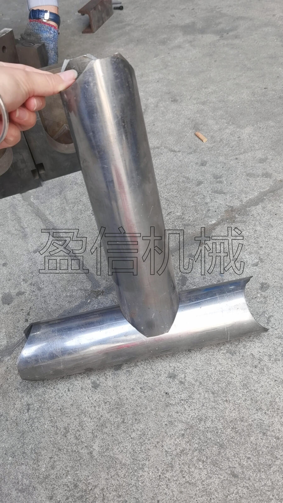 盈信機(jī)械新型不銹鋼防盜網(wǎng)液壓沖弧機(jī)金屬管材咬口打孔