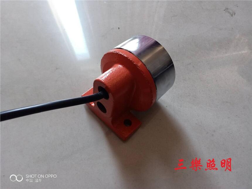 DGY5/24LX(A)礦用隔爆型LED機(jī)車轉(zhuǎn)向信號(hào)燈