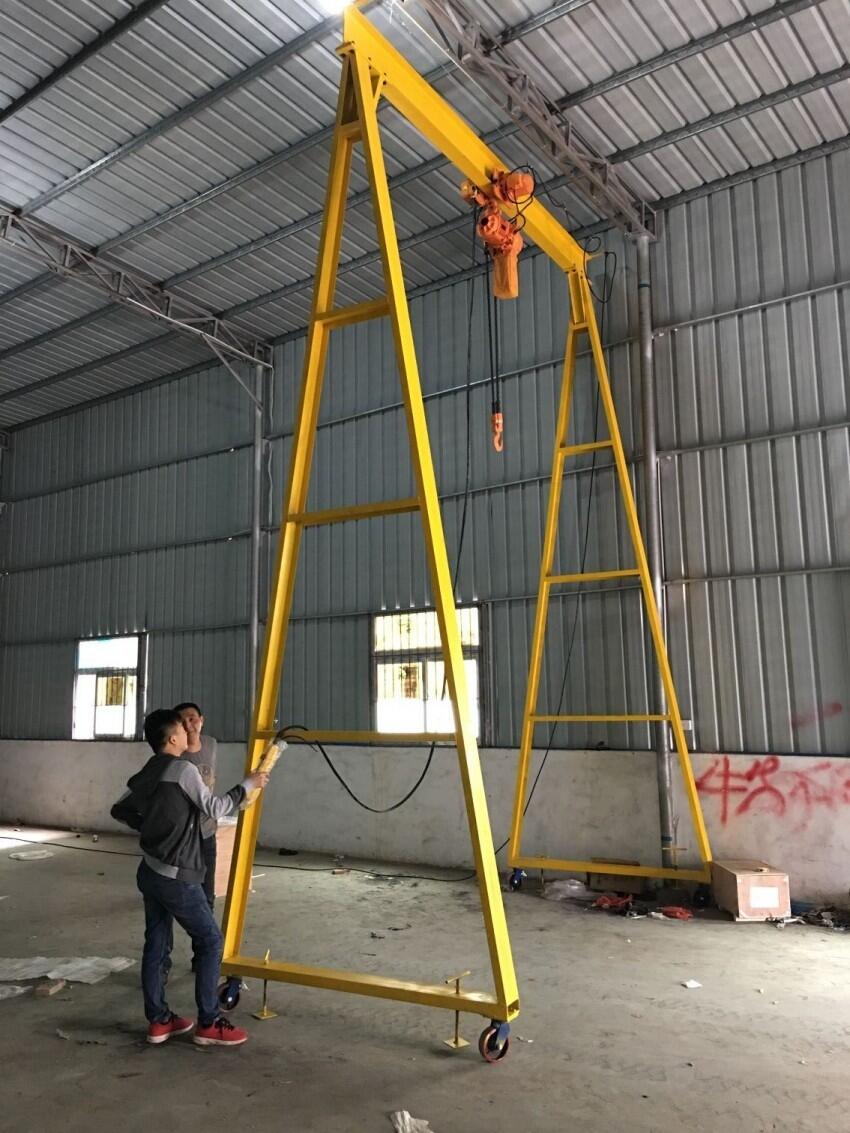 小型門式龍門吊生產(chǎn)家 定做1-5噸電動手動龍門吊規(guī)格