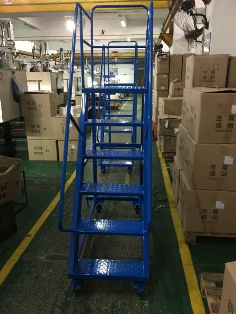 專業(yè)生產(chǎn)登高梯 6個踏步登高梯 登高作業(yè)梯 帶護欄安全梯