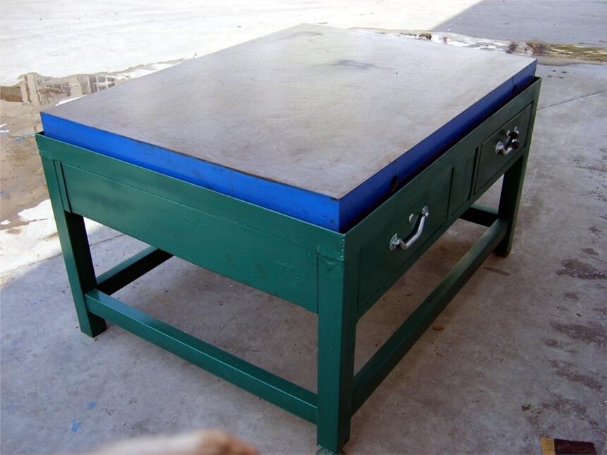 供應(yīng)鑄鐵桌面模具工作臺 鋼板桌面模具工作臺 深圳模具臺生產(chǎn)家