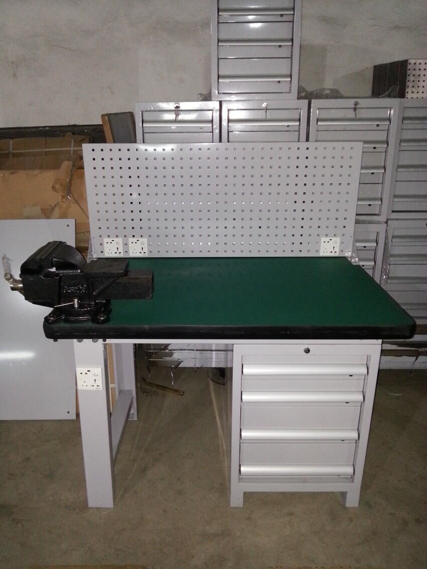 輕型復合板桌面鉗工桌 重型鉗工桌鋼板桌面 可按需求定制