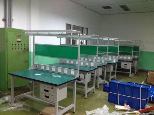 工廠裝配工作桌 技工學(xué)校工作桌 深圳百利豐公司可按要求桌面制作