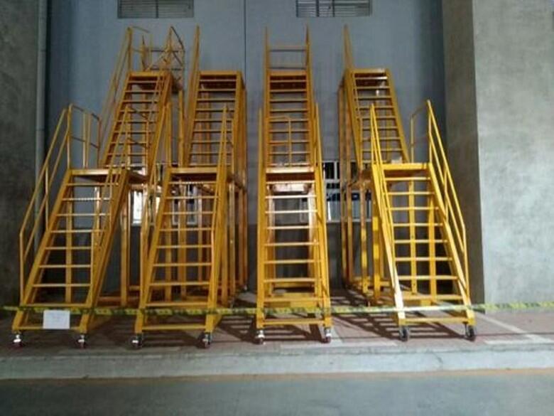 車間設(shè)備維修登高梯 貨架取貨登高梯帶扶手 可按需求定制