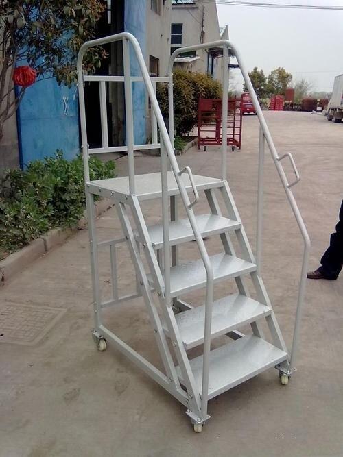 登高車4個(gè)臺(tái)階 6個(gè)臺(tái)階登高車 百利豐廠家可按規(guī)格定做登高車