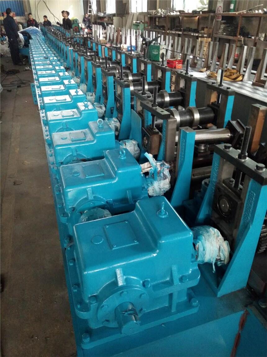 America 抗震支架一次性全自動成型設(shè)備機(jī)