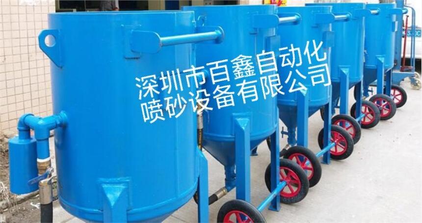 山東除銹噴沙機(jī) 戶外移動(dòng)噴砂機(jī) 鋼板剛結(jié)構(gòu)開放式噴砂機(jī)