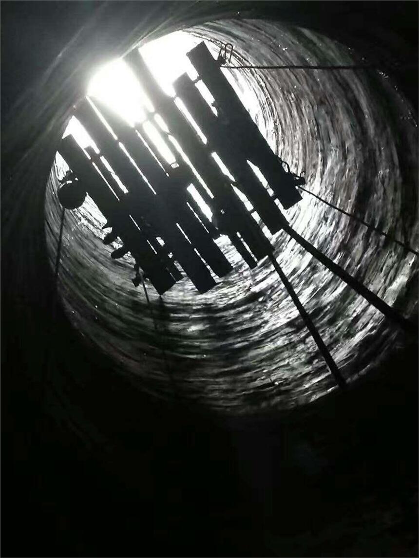 莊河煙囪內(nèi)壁粘貼泡沫玻璃磚防腐專(zhuān)業(yè)公司