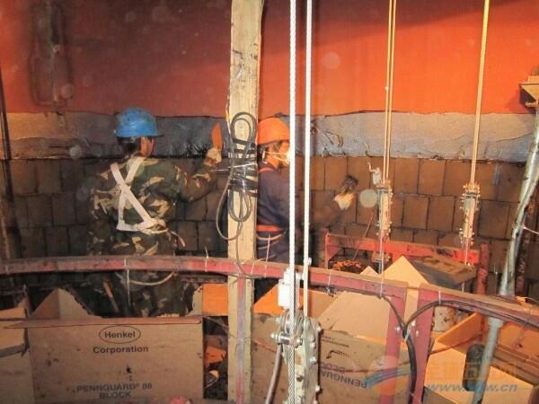 孝感煙筒監(jiān)測(cè)平臺(tái)及旋轉(zhuǎn)梯安裝