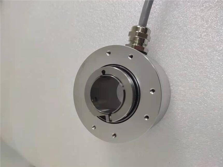 25mm大孔徑編碼器 18位262144分辨率 RS485信號編碼器