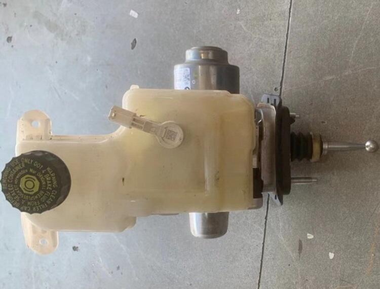 寶馬G05 G12 ABS泵 氣嚷電腦 水箱 三元催化 活塞