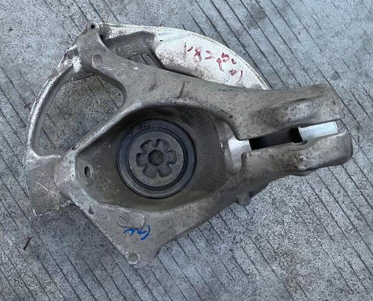 保時捷982右前羊角 冷氣泵 機油泵