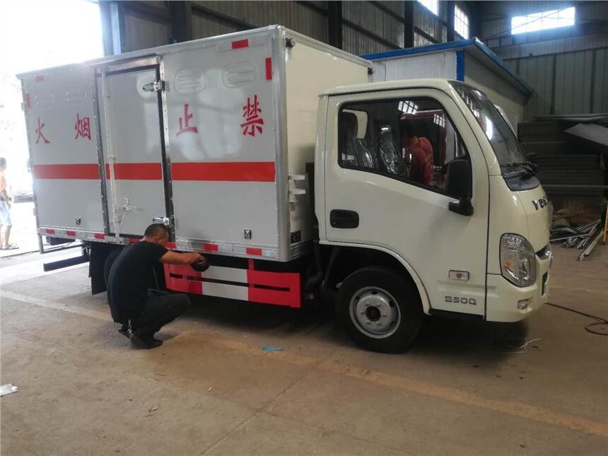 海南廠家直銷1噸危險品廂式運輸車_2類易燃氣體運輸車現(xiàn)車隨時提走