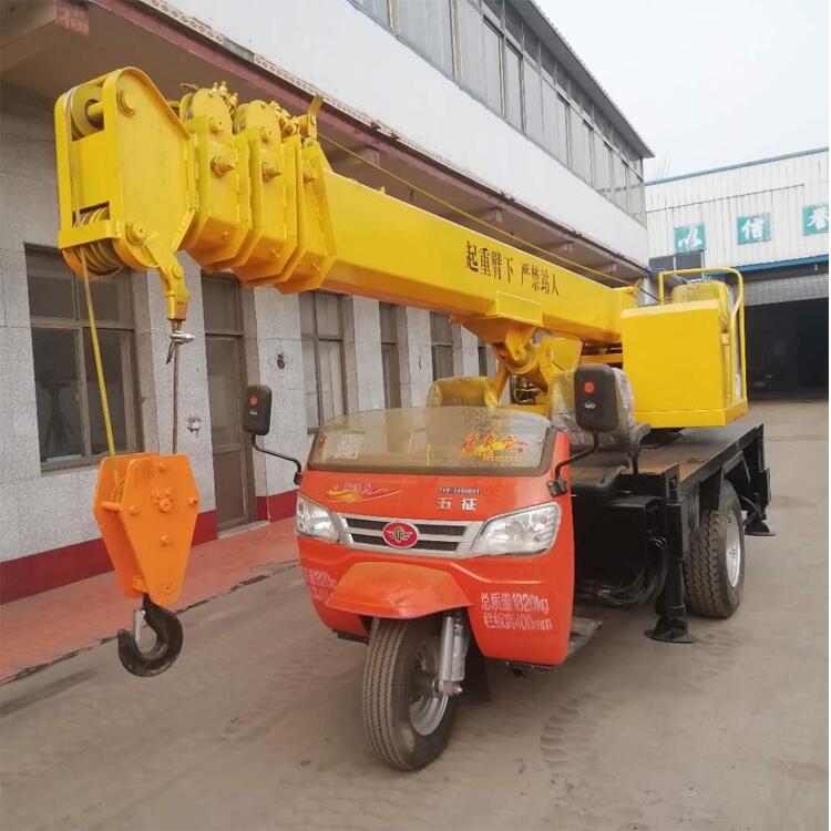廠家自制三輪吊車 全新起重機(jī)可定制