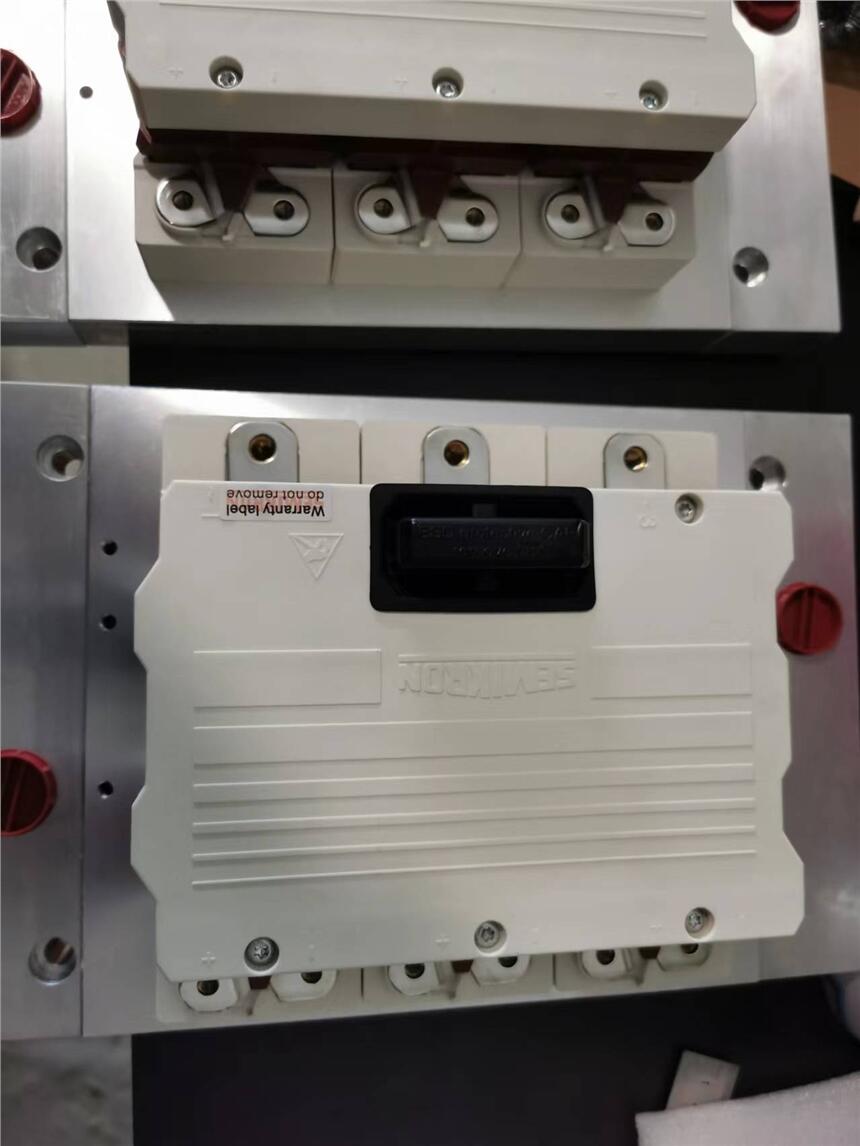 IGBT_skiip1803GB172-3DK0398,帶驅(qū)動(dòng)保護(hù)\水冷散熱器_西門康