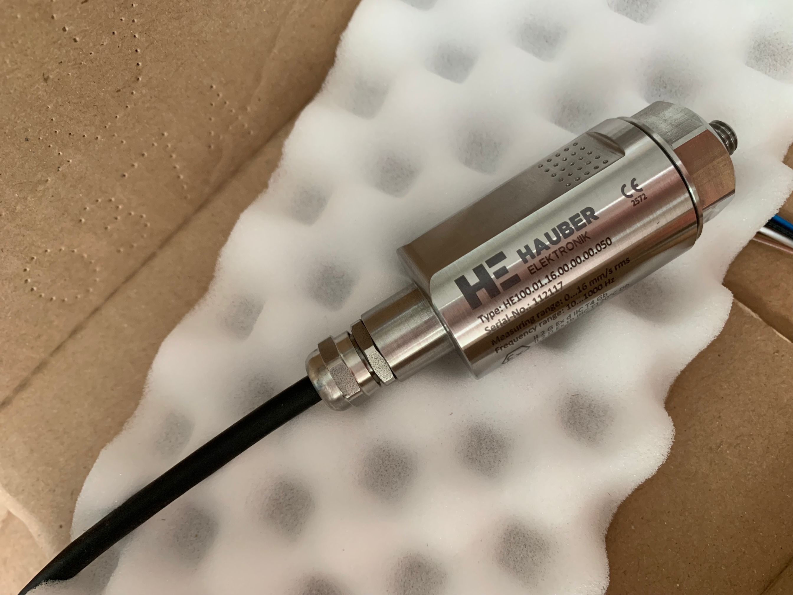 代理德國HAUBER振動傳感器HE100.00.16.00.00.00.050