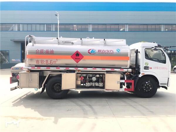 玉溪市東風(fēng)多利卡油罐車配置價格報價
