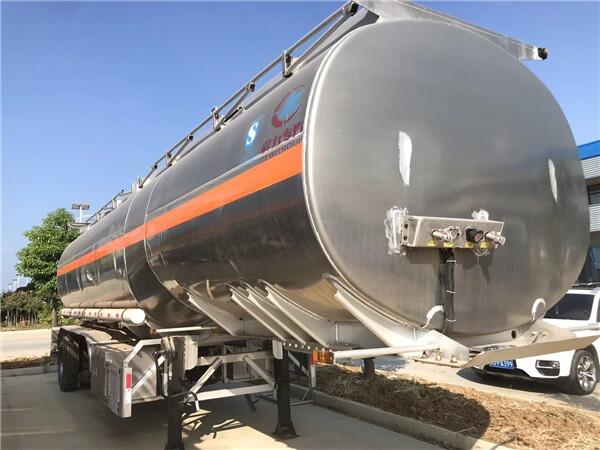 湘潭市東風(fēng)多利卡油罐車配置價格報價
