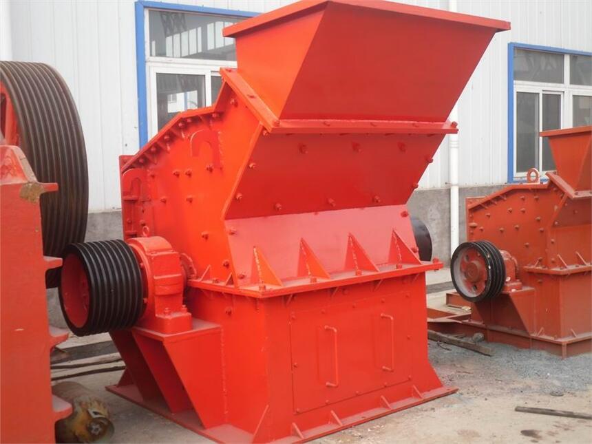 粉碎機 價格    濟南大型礦石粉碎機價格型號