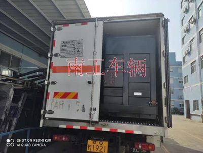 2噸內(nèi)置汽車尾板,鋁質箱體尾板訂制