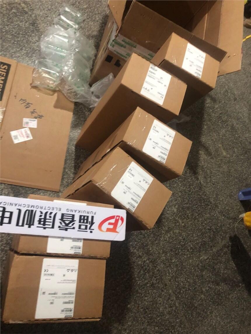 施耐德	DC	RXM4AB2BD