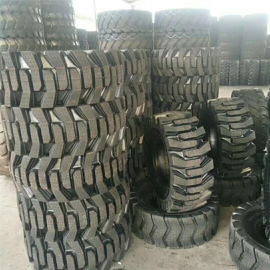 半實(shí)心鋼絲工程輪胎的優(yōu)缺點(diǎn)
